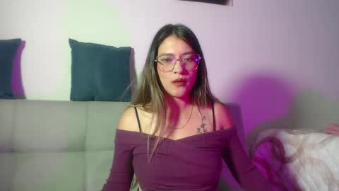 Hanna  online show from April 2026 01:38:02 AM