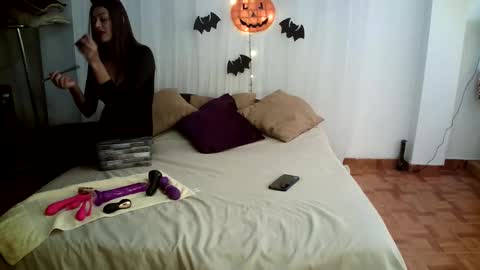 Hanna charming online show from October 2025 05:00:01 PM