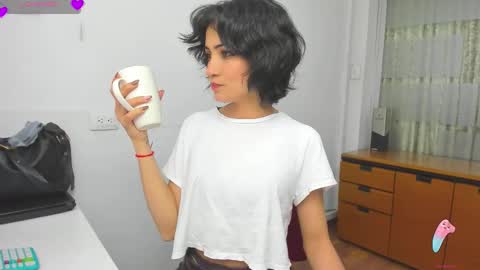 Sara online show from September 2025 04:19:01 PM