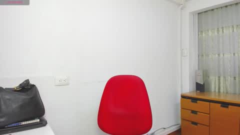 Sara online show from October 2025 07:44:02 PM