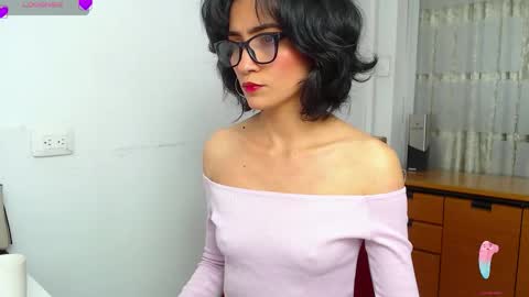 Sara online show from November 2025 05:36:02 PM