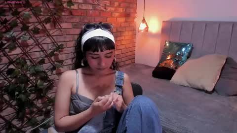 Snapshot of hanna_clark__ chatting on May 2026 12:02:01 PM Hanna clark online show from May 2026 12:02:01 PM