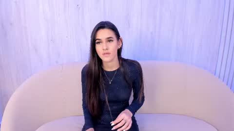 Hanna Foxi online show from June 2026 12:25:02 PM