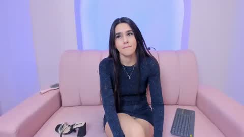 Hanna Foxi online show from June 2026 12:10:01 PM