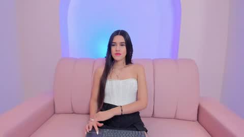 Hanna Foxi online show from July 2026 12:11:02 PM