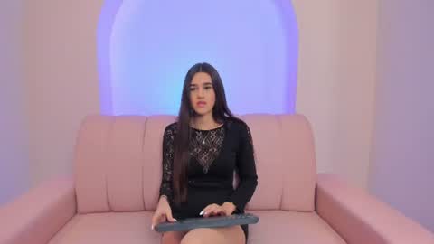 Hanna Foxi online show from July 2026 12:11:02 PM