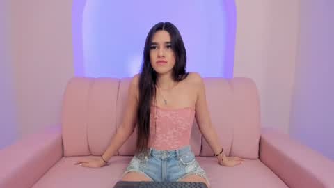 Hanna Foxi online show from July 2026 12:22:02 PM