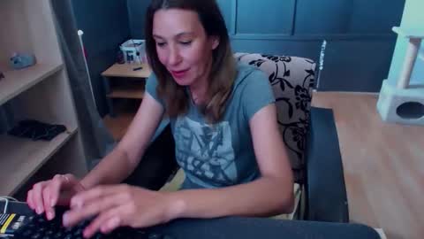 hanna_ha online show from May 2026 10:22:02 AM