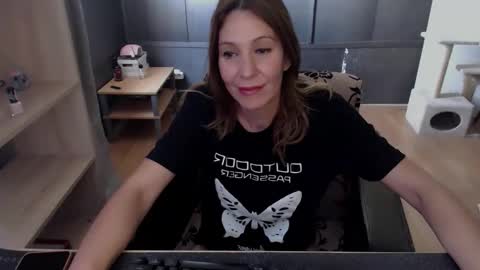 hanna_ha online show from May 2026 10:57:02 AM