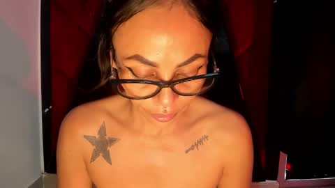 Snapshot of hanna_slut chatting on February 2025 10:11:01 PM EVA online show from February 2025 10:11:01 PM