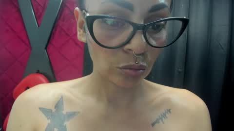 Snapshot of hanna_slut chatting on March 2025 04:38:02 AM EVA online show from March 2025 04:38:02 AM