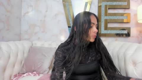 Snapshot of hanna_slut chatting on November 2025 10:05:01 AM EVA online show from November 2025 10:05:01 AM