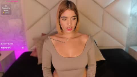 Hanna  online show from July 2026 08:40:01 PM