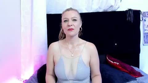 Snapshot of hanna_vell11 chatting on February 2026 03:15:01 AM hanna_vell11 online show from February 2026 03:15:01 AM