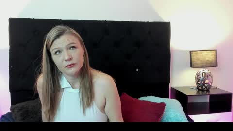hanna_vell11 online show from May 2026 01:47:02 AM