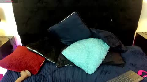 hanna_vell11 online show from June 2026 01:15:01 AM