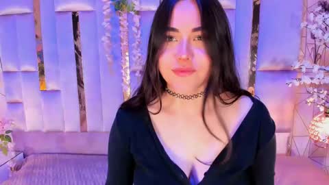 hannacollins_2 online show from October 2025 01:41:02 PM