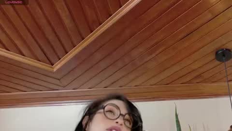 Hannah  online show from November 2025 02:42:02 AM