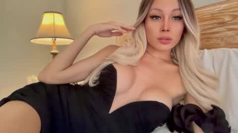 Im your naughty girl and porn star in bed Hannah online show from November 2025 01:43:02 PM