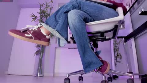 HANNAH HOWELL online show from October 2025 11:18:02 AM