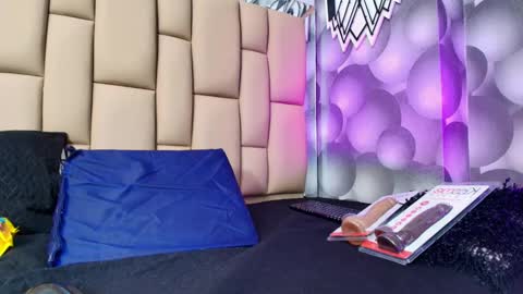 hannah_teehn online show from September 2025 07:08:02 PM