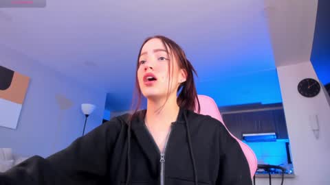 Snapshot of hannah_xoxo_ chatting on January 2025 10:17:02 PM Hannah online show from January 2025 10:17:02 PM