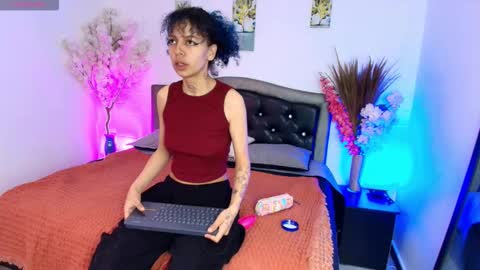 HannahBlue  online show from February 2026 12:21:01 PM