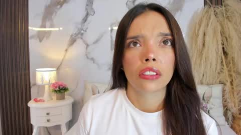Hannahill69 online show from May 2026 05:03:02 AM