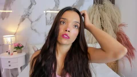 Hannahill69 online show from May 2026 05:14:02 AM
