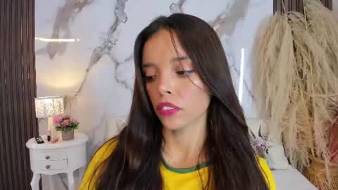 Hannahill69 online show from June 2026 07:45:02 PM