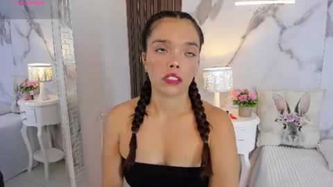 Hannahill69 online show from June 2026 04:59:01 AM