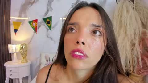 Hannahill69 online show from June 2026 05:17:02 AM