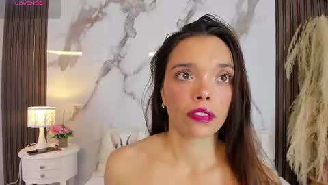 Hannahill69 online show from July 2026 04:37:01 AM