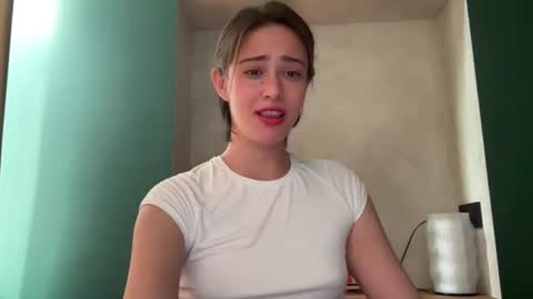 Snapshot of hannahinto chatting on March 2026 09:48:01 AM hannahinto online show from March 2026 09:48:01 AM