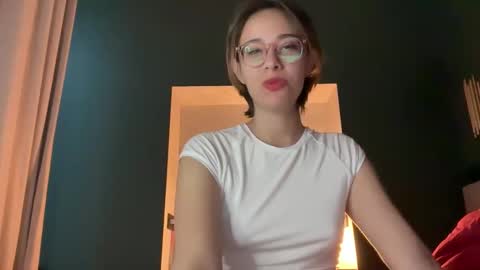 Snapshot of hannahinto chatting on March 2026 04:15:02 AM hannahinto online show from March 2026 04:15:02 AM