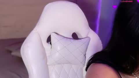 hannahmonttgomery  Help me reach 100 Hands up online show from July 2026 05:29:02 PM