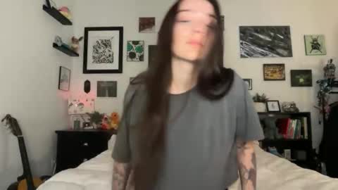 Snapshot of hannahtaylorr chatting on February 2026 07:06:02 PM Hannah Taylor online show from February 2026 07:06:02 PM