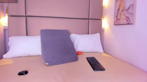 Hanna online show from October 2025 08:09:02 PM