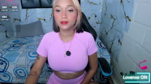 hannasteyl2 online show from July 2026 12:48:02 PM