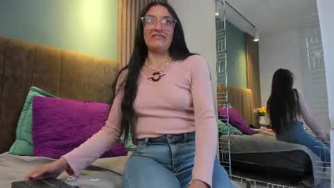 hannawen_ online show from June 2026 09:14:01 AM