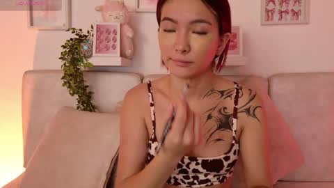 Snapshot of hanni_dulce chatting on April 2026 12:19:02 PM Yumii online show from April 2026 12:19:02 PM