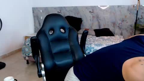 Snapshot of hanz_col chatting on November 2025 02:54:01 AM hanz_col online show from November 2025 02:54:01 AM