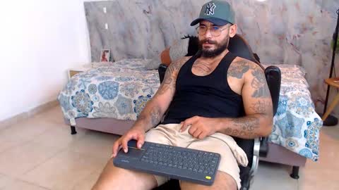 Snapshot of hanz_col chatting on November 2025 05:17:01 AM hanz_col online show from November 2025 05:17:01 AM