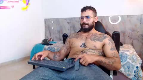 Snapshot of hanz_col chatting on November 2025 11:42:02 PM hanz_col online show from November 2025 11:42:02 PM