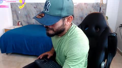 Snapshot of hanz_col chatting on December 2025 01:55:02 AM hanz_col online show from December 2025 01:55:02 AM