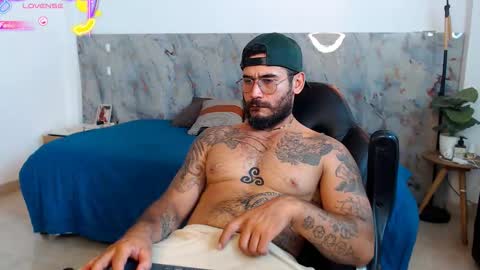 Snapshot of hanz_col chatting on December 2025 03:24:01 AM hanz_col online show from December 2025 03:24:01 AM