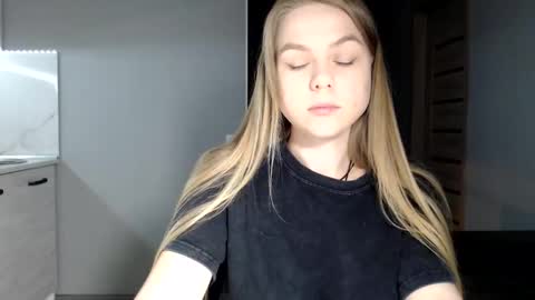 Snapshot of happy_fox_ chatting on February 2026 10:36:01 PM happy_fox_ online show from February 2026 10:36:01 PM