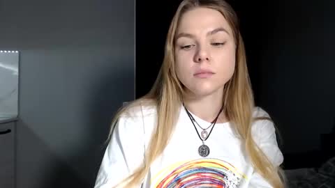 Snapshot of happy_fox_ chatting on February 2026 06:37:02 PM happy_fox_ online show from February 2026 06:37:02 PM