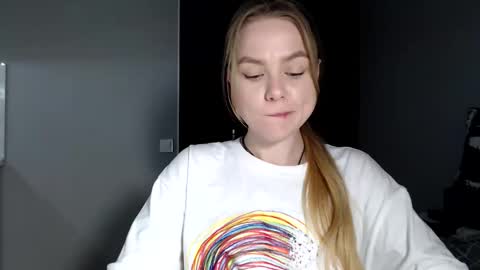 Snapshot of happy_fox_ chatting on March 2026 09:53:02 PM happy_fox_ online show from March 2026 09:53:02 PM