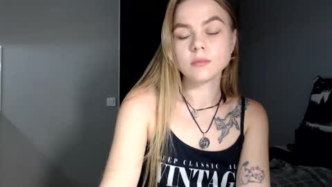 Snapshot of happy_fox_ chatting on March 2026 08:48:02 PM happy_fox_ online show from March 2026 08:48:02 PM